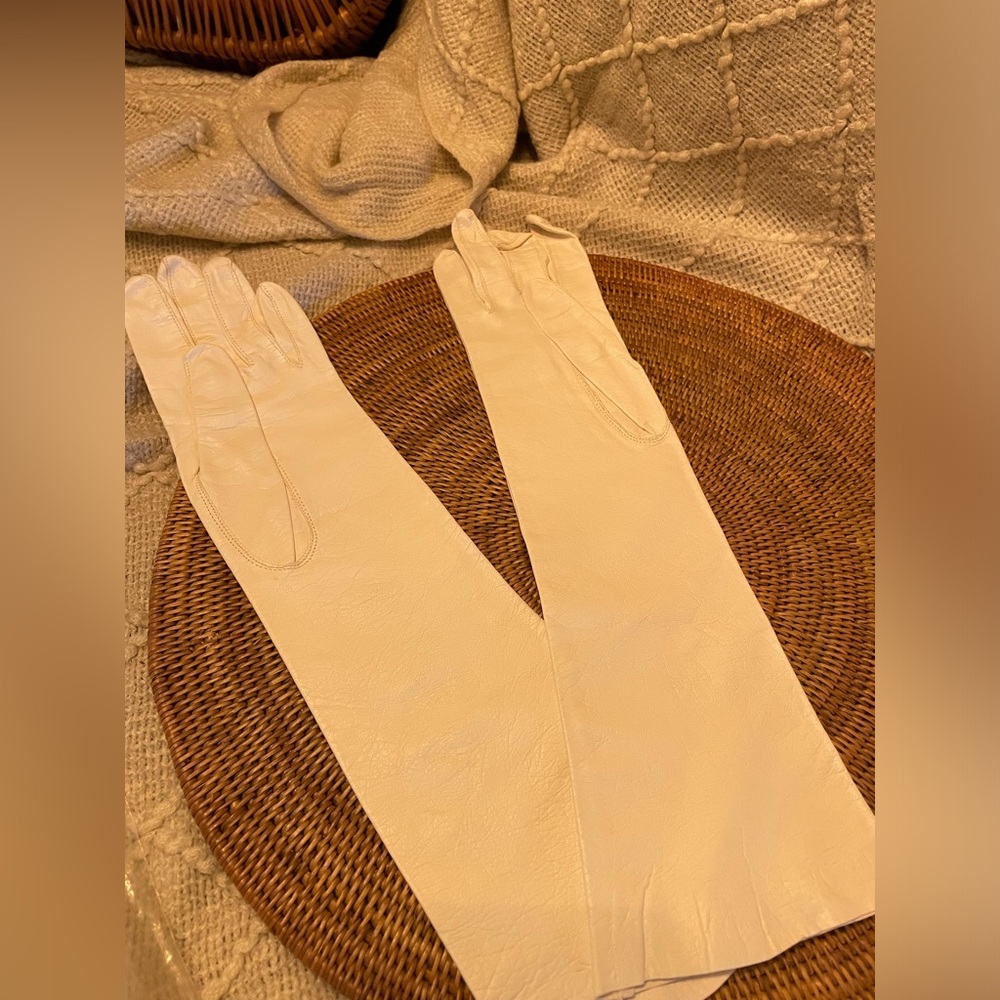 Incredible soft calf skin gloves. New old